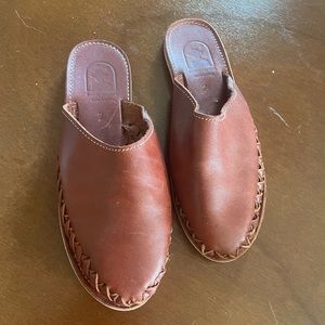 Dandy Del Mar - The Salitas Slides in brown leather size 7